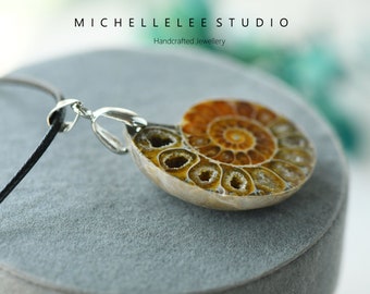 すんごい！アンモナイトのネックレスだよ！ Amazon.co.jp: 女性の天然アンモナイト化石ペンダントネックレス男性用