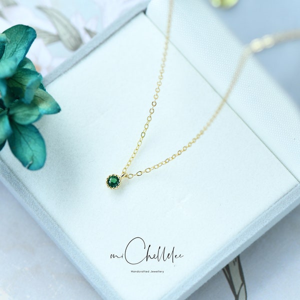 Collier pendentif en cristal vert simple, tour de cou en cristal Emerald CZ, cadeau d’anniversaire pour elle