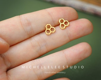 Puces d'oreilles minimalistes en nid d'abeille en acier inoxydable, boucles d'oreilles en or et argent Hive