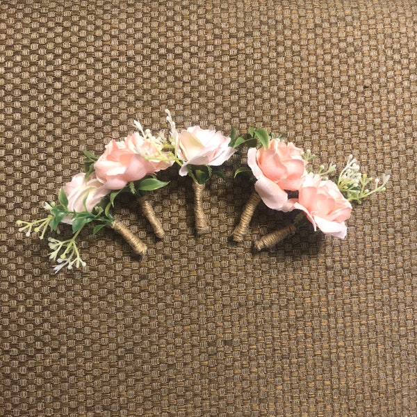 Boutonnière Mariage Rose Corail Rustique Blush Roses Roses Roses Roses Artificielles pour le marié meilleur homme groomsmen invités Twine Prom Homecoming