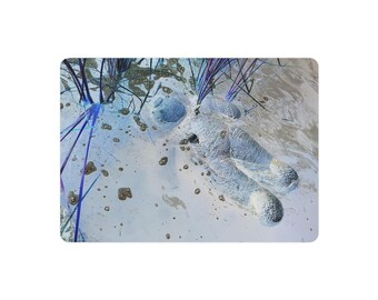 Placa de metal com arte abstrata de pegadas de seixos | Decoração de parede com pedras costeiras