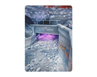Placa de metal com grafite de túnel abandonado | Decoração de parede com fotos da Urban Decay