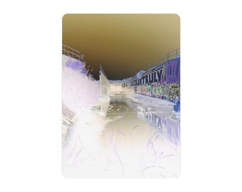 Placa de metal com foto de grafite urbano de canal | Efeito negativo invertido