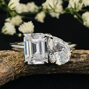 Toi Et Moi Pear Cut and Emerald Cut Moissanite Ring, 14K Solid Gold Toi Moi Ring, Toi Et Moi Moissanite Engagement Ring , Two Stone Ring