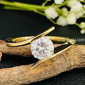 14K Solid Gold Brilliant Round Cut Solitaire Moissanite Engagement Ring for her, 1.00 Ct Solitaire Valentine Ring, Solitaire Wedding Ring