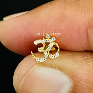 Piercing all'orecchio in oro massiccio 14K con diamante naturale OM, piercing all'orecchio in oro massiccio Ohm Yoga con diamante per conca, elica, rook, trago, anti trago, lobo dell'orecchio