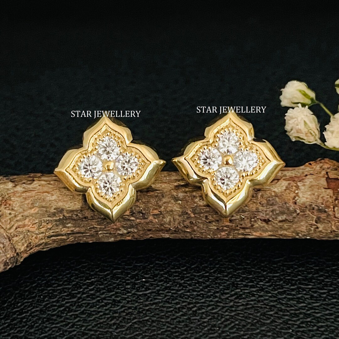 14k Yellow Gold Trilogy Diamond Clover Earrings main image 1