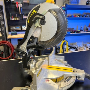 DeWalt DW715/716 12 Non-Sliding Miter Saw Dust Collection image 5