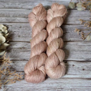 Hand-Dyed Baby Alpaca Linen Silk Yarn | 4-Ply Fingering Weight | 100g Skein | Rustic Luxurious Yarn for Knitting & Crochet | PALE MAUVE