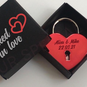 Lucchetto personalizzato, lucchetto inciso, lucchetto dell&#39;amore, regalo per coppie, lucchetto per matrimonio, regalo di fidanzamento, regalo di Natale per lei, rosso.