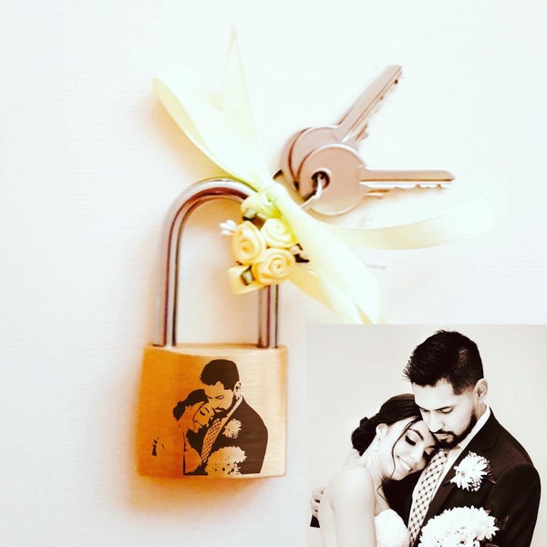Custom Personalized Photo Padlock, Engraved Padlock, Love Lock, Couples Gift, Wedding Padlock, Engagement gift, Engraved photo on the lock.