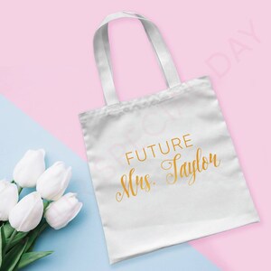 Bride Tote Bag, Bridesmaid, Wedding tote, Bridal tote, Personalized tote, Bridal Party Bag, Mrs Tote Bag, Wedding Gift Bag, Bachelorette.