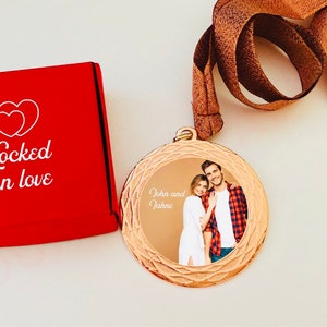 Aangepaste prijsmedailles, gepersonaliseerd cadeau, gepersonaliseerde medaille, aangepaste medaille, trofee, sporttrofee, medaille met foto.
