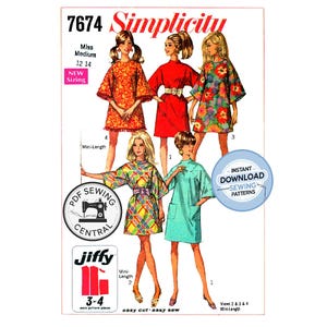Puede incluir: Patrón de costura Simplicity vintage 7674 con vestidos mini. El patrón presenta varios diseños de vestidos con diferentes estilos de mangas y patrones de tela coloridos. Para tallas Miss Medium 12 y 14. Incluye etiquetas "Instant Download Sewing Patterns" y "Jiffy".