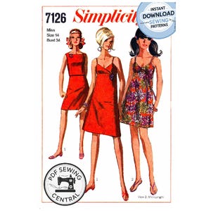 以下が含まれることがあります： サイズ14、バスト34のドレス用Simplicity 7126型紙封筒。イラストには、無地の赤と花柄のノースリーブドレスの3つのバリエーションが描かれています。型紙の即時ダウンロードバッジが含まれています。