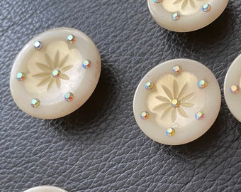 7 buttons with star / flower in it, semi-transparent rhinestones, vintage approx. 18 and 22 mm (5x18mm and 2x22mm)