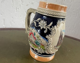 Köln souvenirölmugg med Kölnerdomen - 13 cm hög ca 0,25 l. I mycket gott skick. Köln, Tyskland. Vintage 1980-tal.