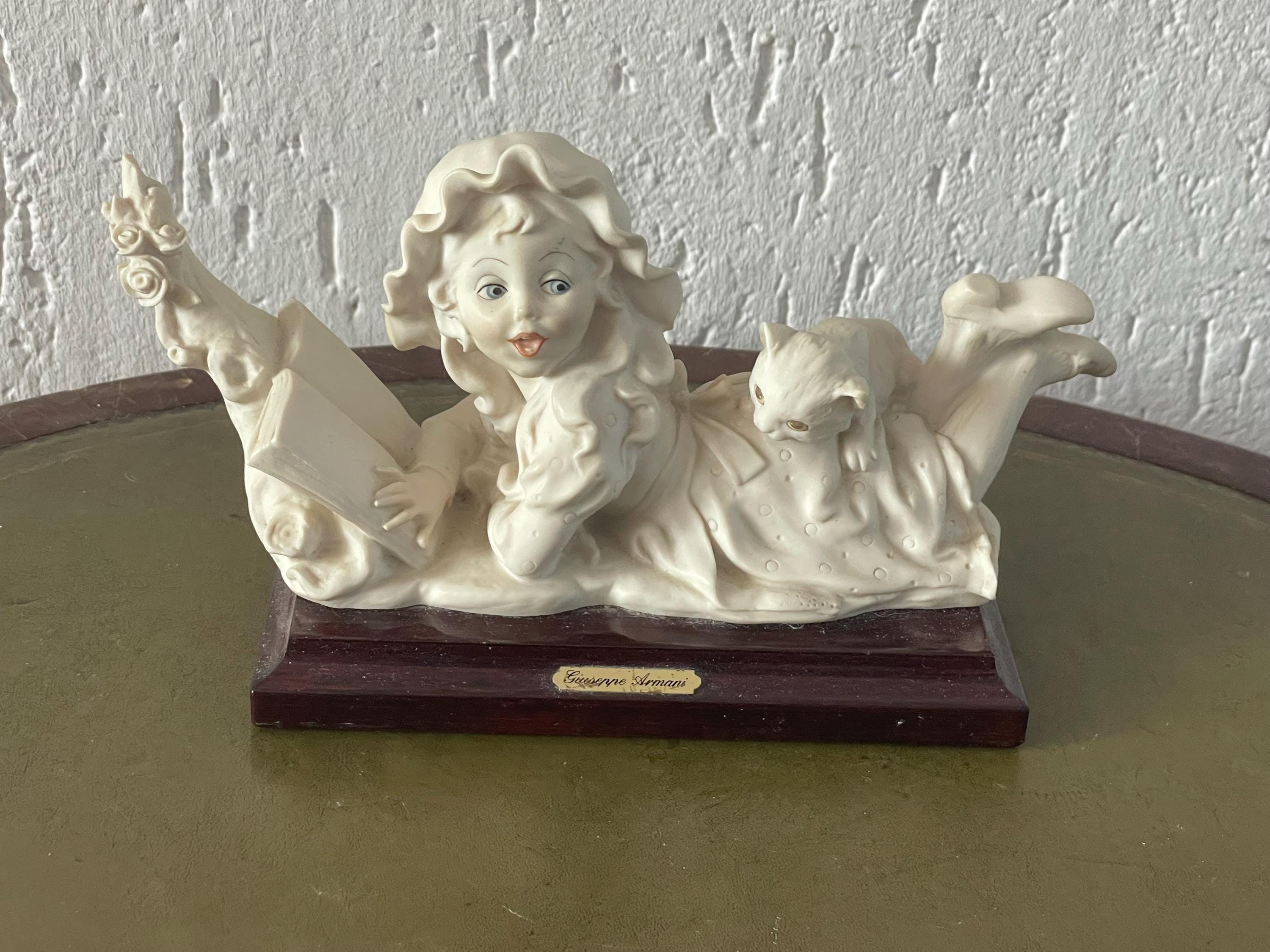 Giuseppe Armani Capodimonte - Figurine Girl With Cat 24x13,5x10