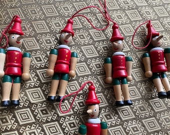 Set / 5 wooden Pinocchio Christmas tree decoration 10 cm 4 inch. Also nice as decoration. Original Italian with yellow buttons. Vintage