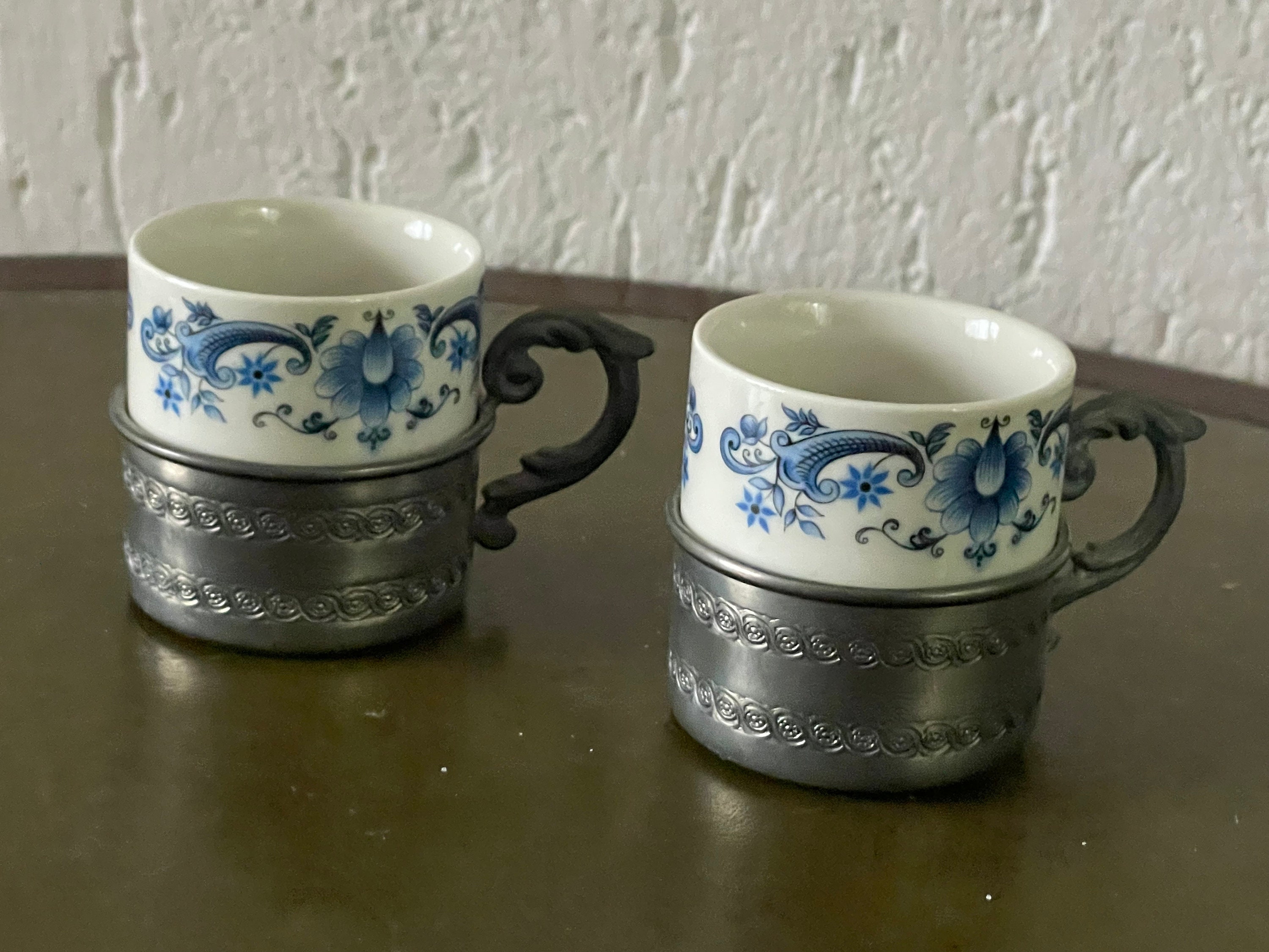 6 Weidmann Porzellan Porcelain Demitasse Cups Pewter Holders & Saucers Italy