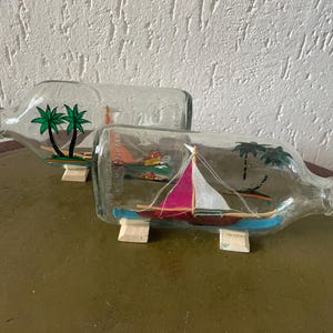 Schiff in der Flasche, Flaschenpost - nautische Dekoration Segelschiff in Glas-Rumflasche.  ca. 20 cm / 8 Zoll. In gutem Zustand