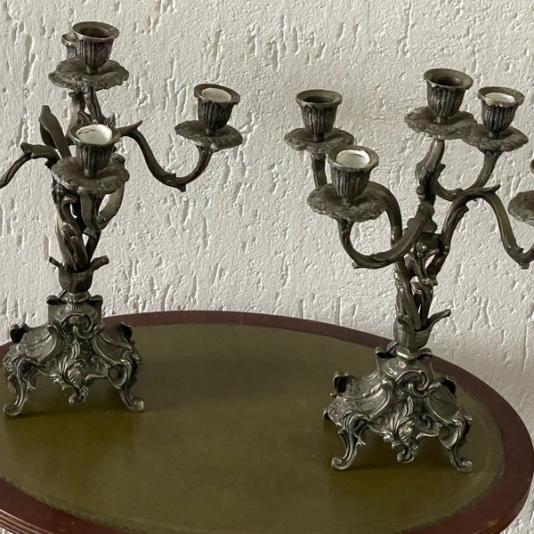 set/2 Candelabra- 5 armige koperen  kandelaars groot formaat. 32 cm hoog ( 13 inch)  Mooi op kerst tafel! In goede staat Napoleon III stijl