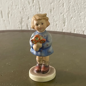 Hummel No. 239A TMK-4 1967 - approx. 9 cm / 3.5 inch in good condition. See text
