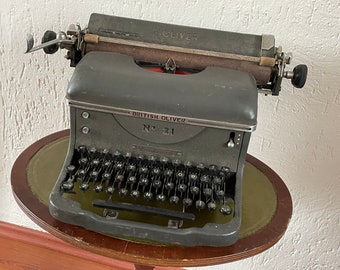 British Oliver 21 - ca 1950-1955. Met nieuw typelint. Zie tekst. Zware type machine ca 15 kilo Vintage Zeldzame schrijfmachine