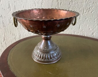 貴族によるヴィンテージの槌目銅皿。状態良好 - Etsy 日本