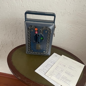 Benzing duivenklok computer clock Model NPO - wedstrijd duiven registratie vliegtijden. Ca 1990s  Zeer bijzonder model