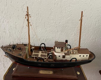 62cm/24 inch Model Kotter Chalutier French Fishing Boat . 62x45x19 cm ( 24x18x7") See text and photos Mid 20th century Rare model