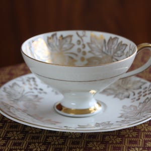 Vintage 1960er Jahre JOHANN SELTMANN Vohenstrauss Bavaria Feine Porzellan Teetasse und Untertasse, Golddekor innen In sehr gutem Zustand