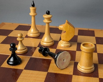 Vintage Soviet Chess Set 1980s Latvian Mordovian Style | Queen’s Gambit Wood Board | USSR Tournament