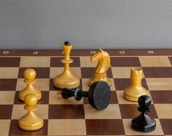 Valdai Nobles Chess Set: Handmade Maple Wood Replica with Extra Queens