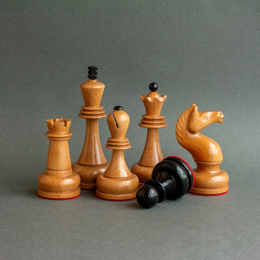 1962 SOVIET CHAMPIONSHIP TAL - maple & walnut - chess pieces