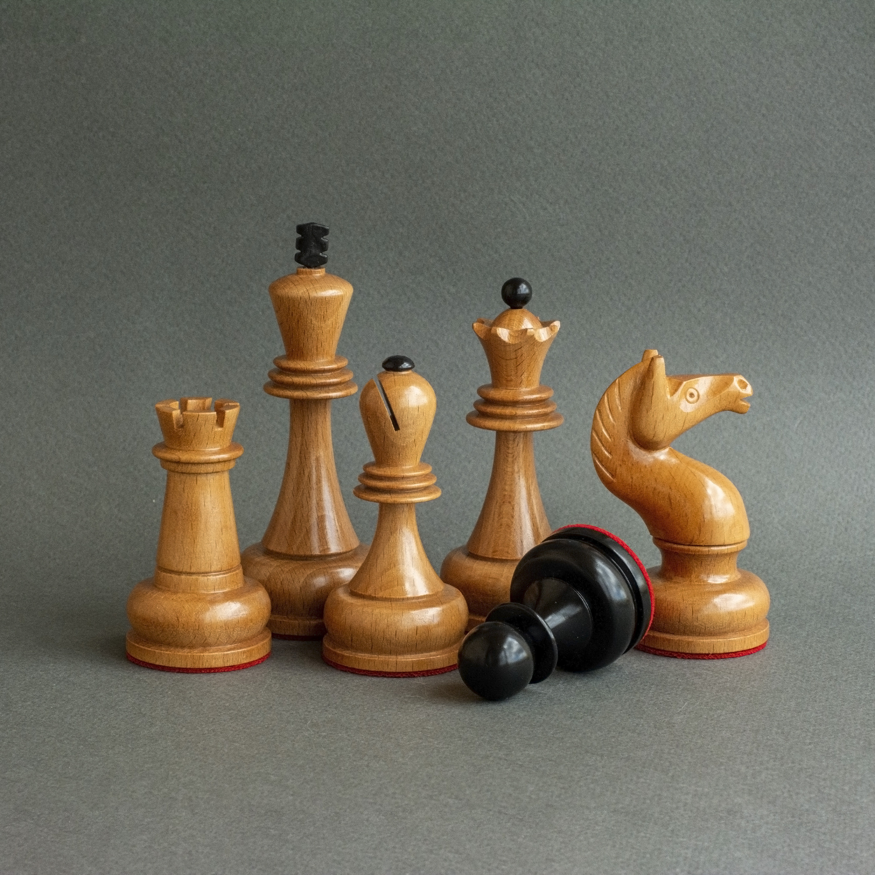 Mikhail Tal Soviet Grandmaster Vintage Antique Chess Set 