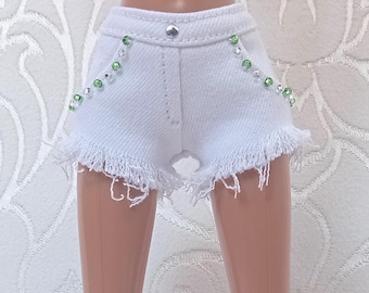 Short de poupée en denim déchiré : broderie de perles vertes, vêtements de poupée de 31,5 cm