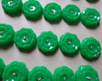 Vintage  card of 32 tiny green plastic buttons 3/8" dia