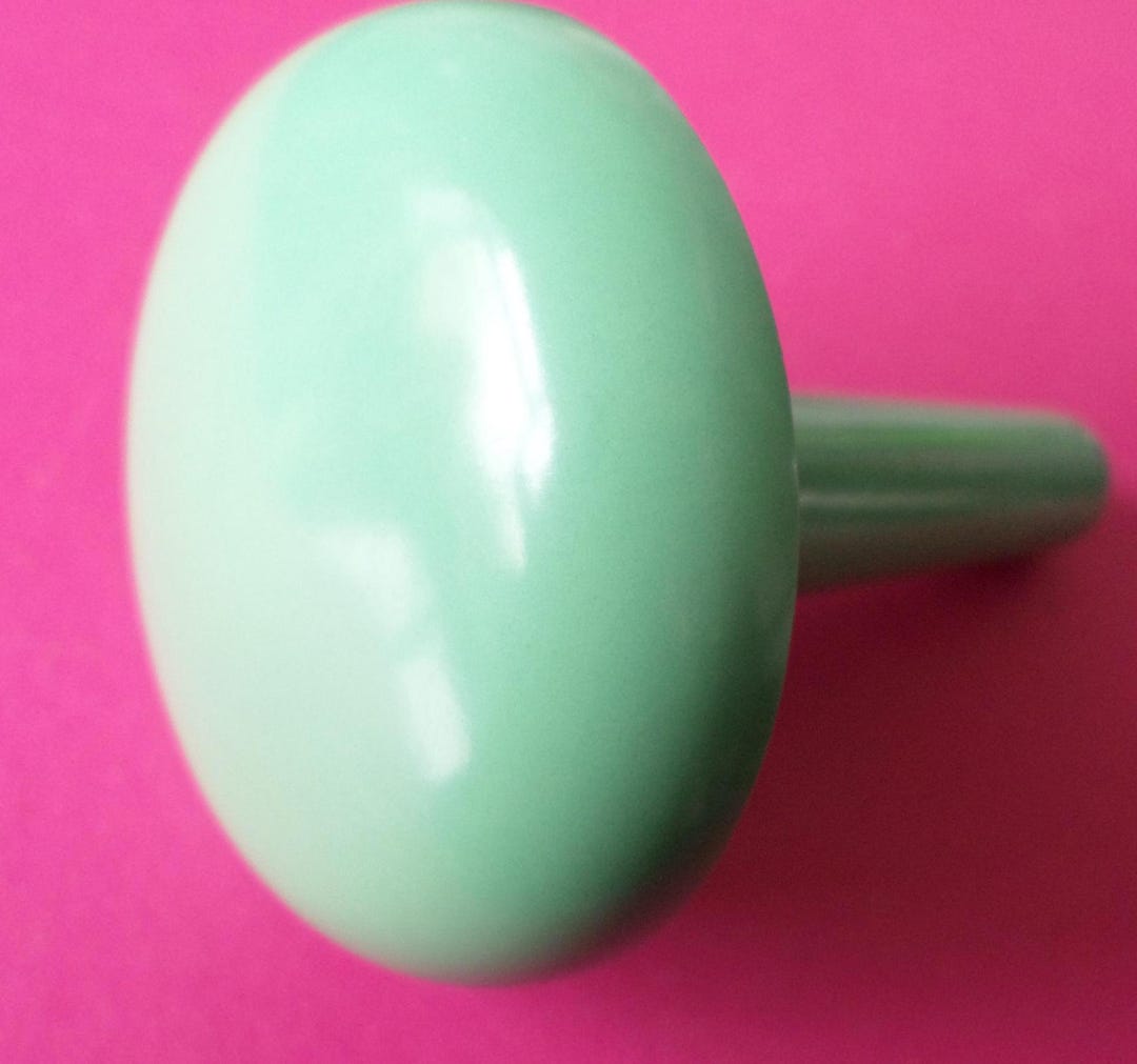 Vintage Green Bakelite Darning Mushroom: Sewing Needle Storage - Etsy