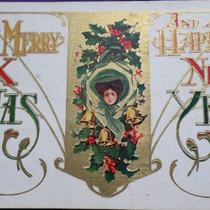 Antike Vintage amerikanische Weihnachtsneujahr Postkarte - rotgrüne Golddame mit Stechpalmenkranz