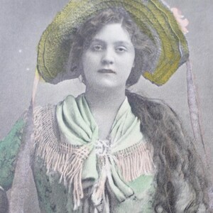Vintage Edwardian Postkarte Miss Evie Green - Empire Serie 35