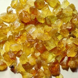 NATURAL CITRINE ROUGH Lot 100CTS High Quality Yellow Citrine Rough Gemstone Making Raw Loose Gemstone Transparent Citrine Rough Raw Material