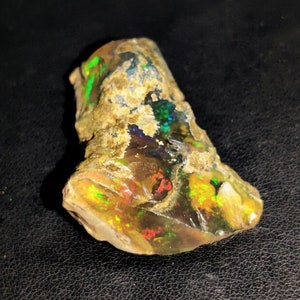 AAA QUALITY ETHIOPIAN Opal Rough Gemstone 59Ct Natural Ethiopian Opal Welo Fire Untreated Raw Material Rough Loose Gemstone Opal 35X27X12MM