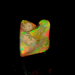 TOP QUALITY ETHIOPIAN Opal Rough 2.70Ct Natural Ethiopian Opal Untreated Raw Material Welo Fire Opal Rough Loose Gemstone Opal Size 11x8MM