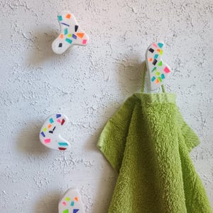 テラゾー壁掛けフック、白いテラゾータオル掛け、ユニークなテラゾータオル掛け、モダンな子供部屋用壁掛けフック