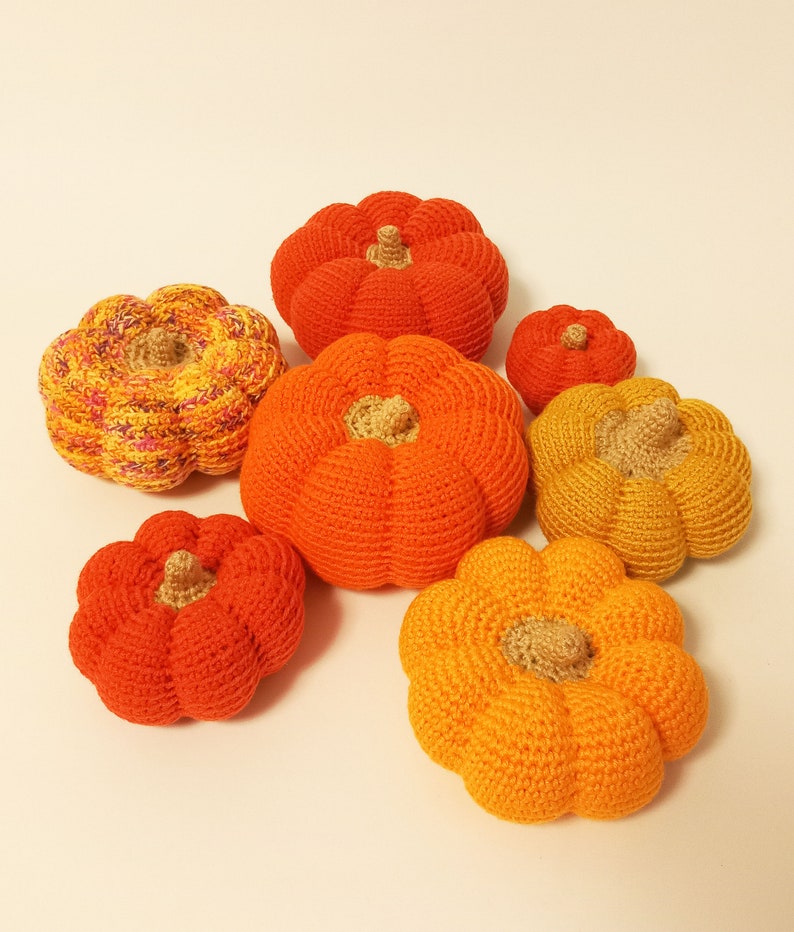 Kürbis Kissen 2 Stück - Plüsch Herbstdeko 28x24cm Für Halloween & Wohnzimmer Deko