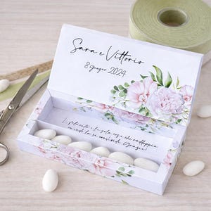 Scatola Matrimonio Deluxe – 17x7,5x2 cm Con Frase Interna Personalizzata | Perfetta per Confetti + Gadget | Bomboniera Floreale Elegante