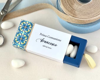 Caixa para Primeira Comunhão com Gaveta – Design Majólica Azul e Dourado – Personalizada com Nome e Data – Lembrancinha de Primeira Comunhão