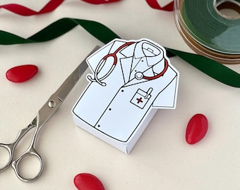 Caixa de lembrancinhas para formatura de enfermagem/medicina | Lembrancinha de formatura personalizada com nome e diploma | 5 confetes | Fabricado na Itália