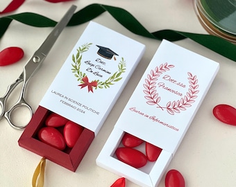 Caixa de lembrancinhas de formatura personalizada com louro | Lembrancinhas de formatura elegantes | Caixa para 5 confetes | Design para médico/aluno de graduação